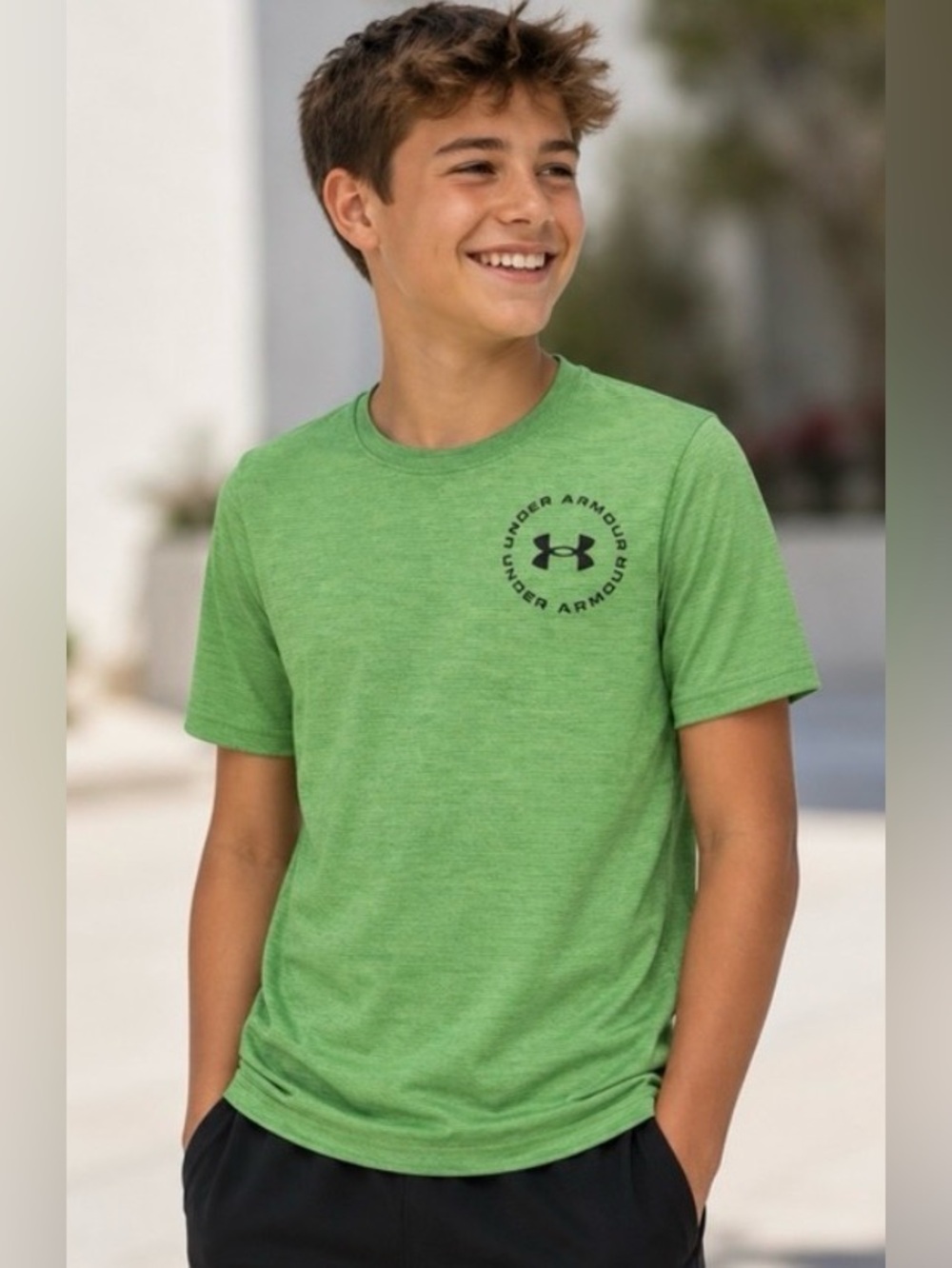 Under Armour Boys Short sleeve T-shirt Size Medium.